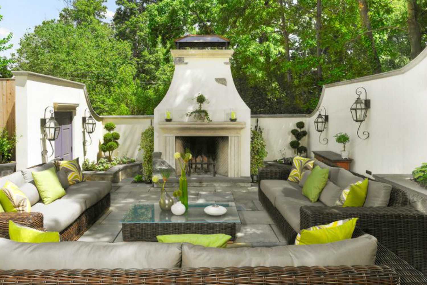 Looking to have best outdoor living space in your residence